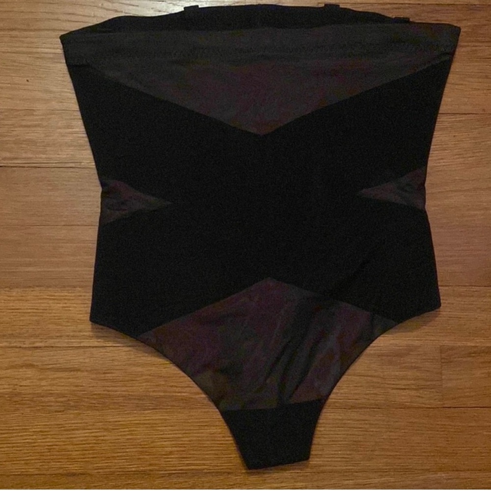 HoneyLove 1x Thong Shape wear, bought off of here, never used!!
